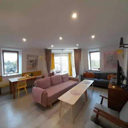 Przestronny I Nowoczesny Appartement