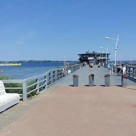 Przestronny I Nowoczesny Puck